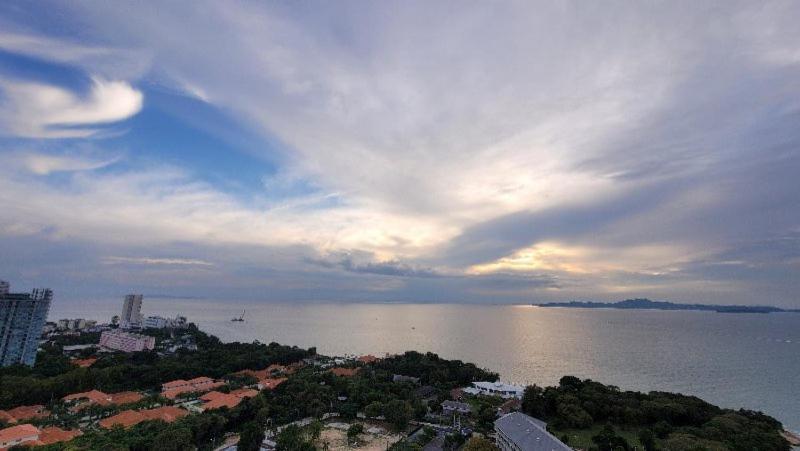Andromeda Condo By Feng Pattaya Exterior photo